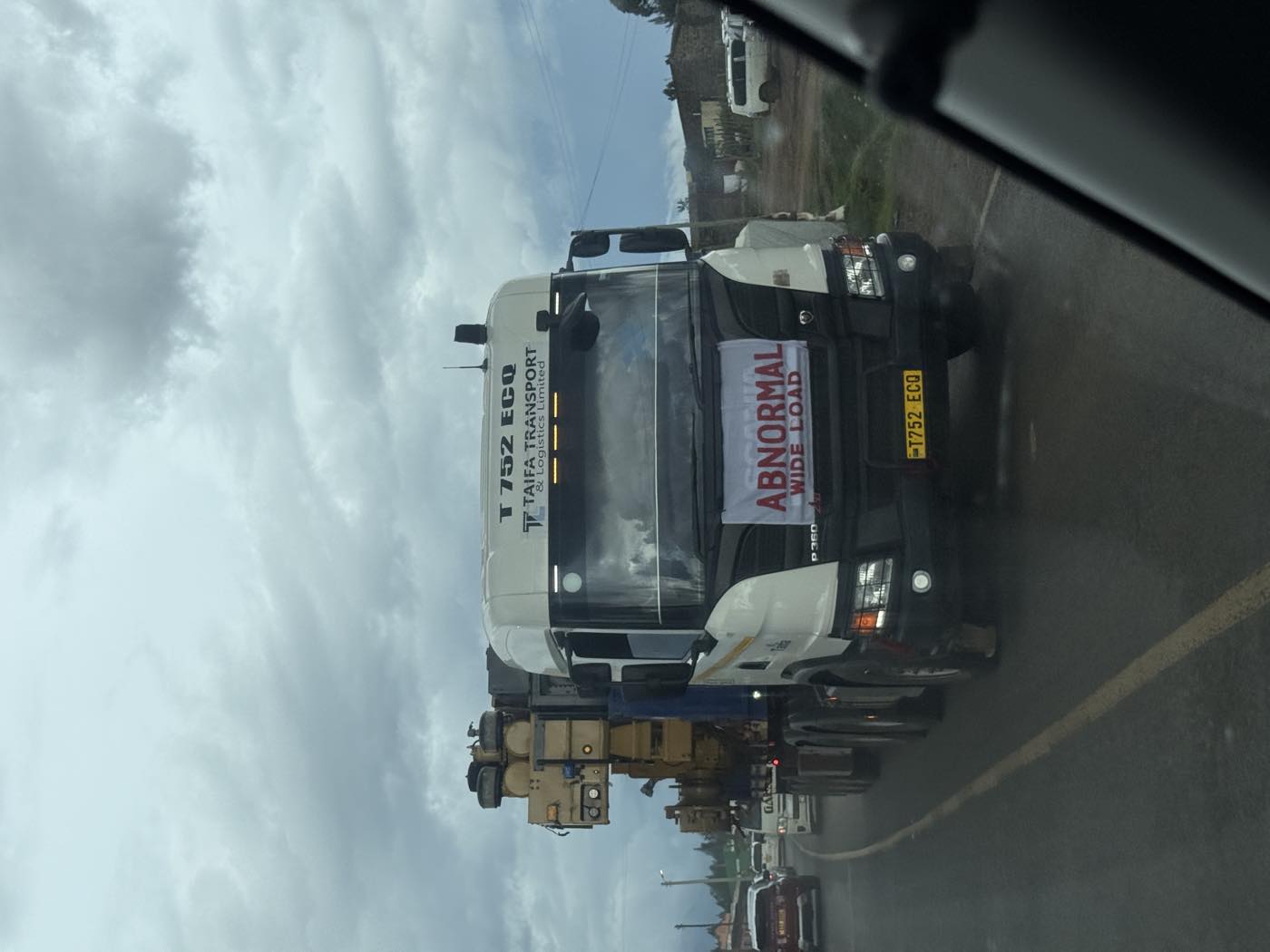 Out-of-gauge cargo route mapping across a corridor